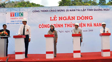 Damming for Ha Nang hydropower construction