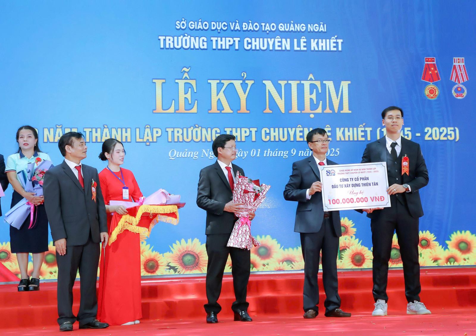 Thien Tan Group at Le Khiet High School Anniversary